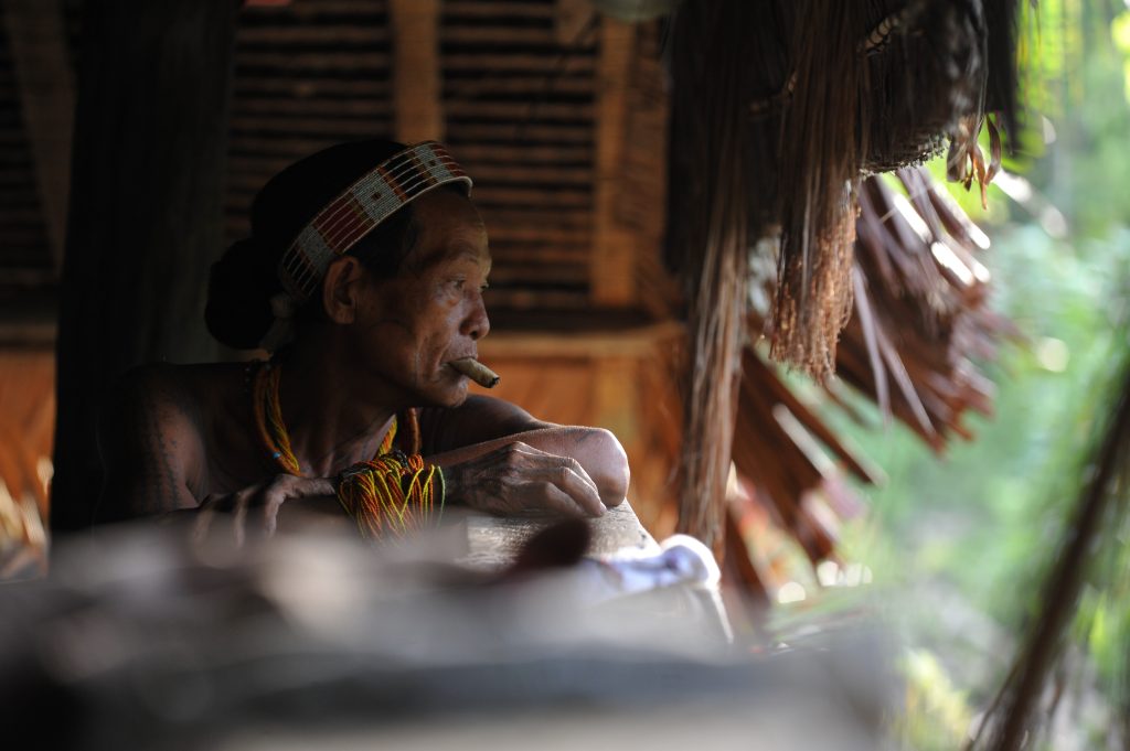 A la rencontre des Hommes Fleurs : Notre aventure chez l'une des dernières Tribus du monde, au coeur de Sumatra. eri 6760