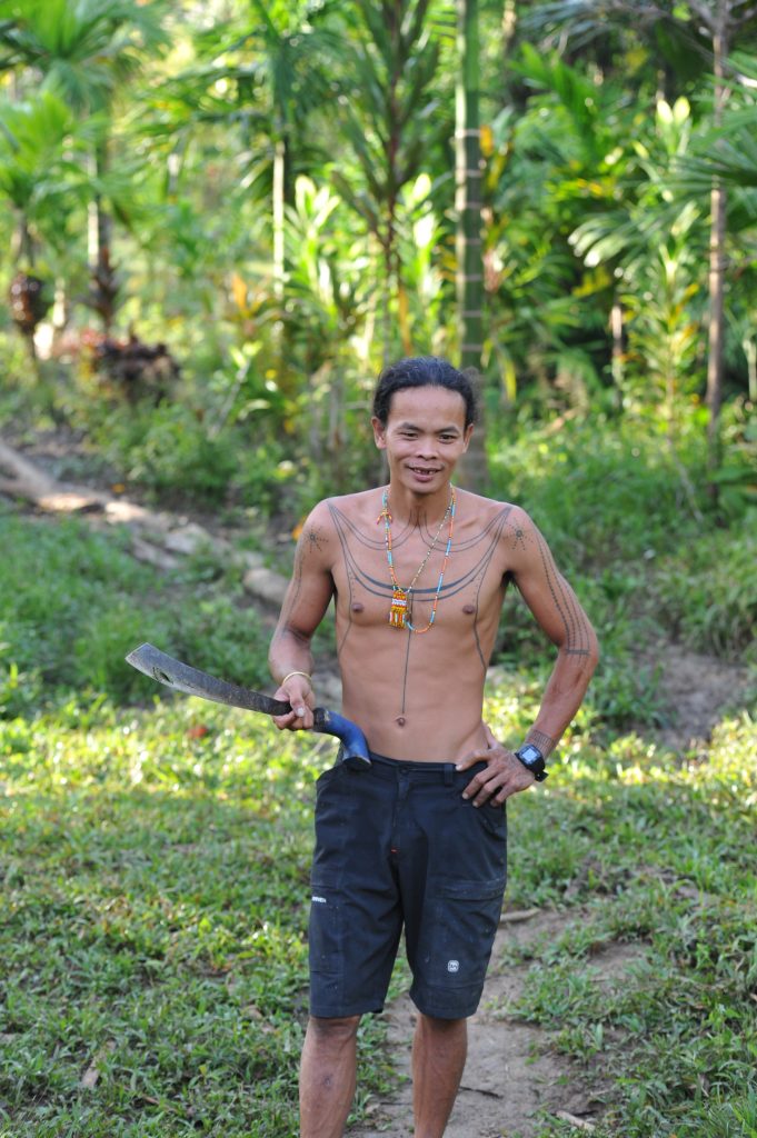 A la rencontre des Hommes Fleurs : Notre aventure chez l'une des dernières Tribus du monde, au coeur de Sumatra. eri 6765
