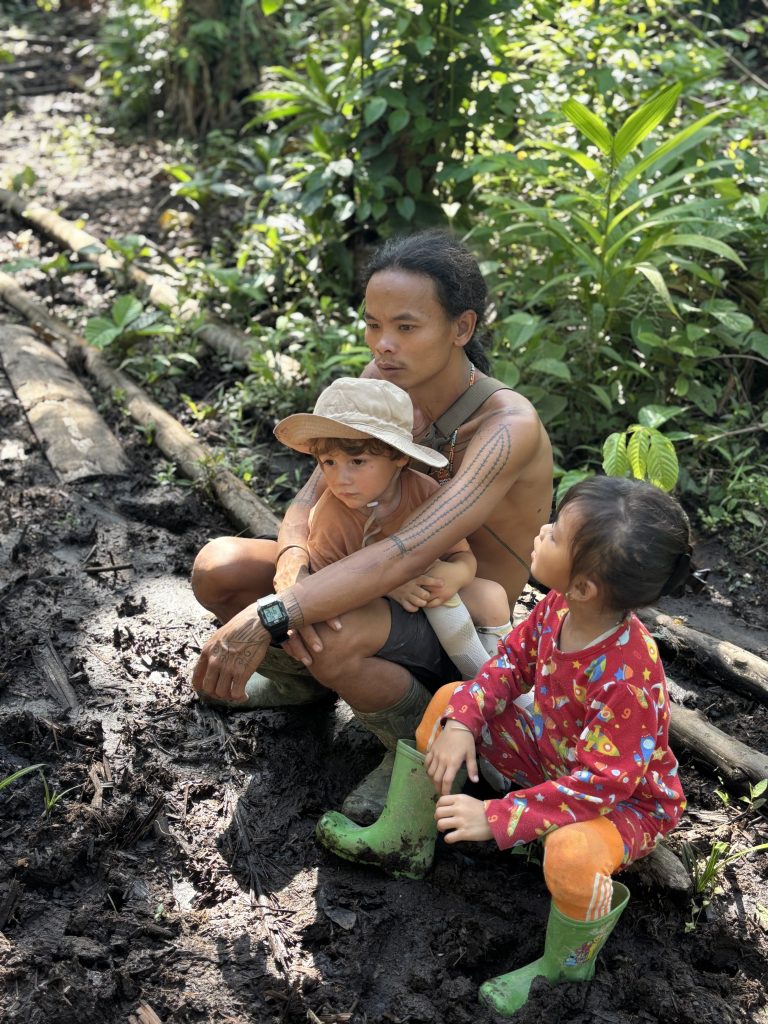 A la rencontre des Hommes Fleurs : Notre aventure chez l'une des dernières Tribus du monde, au coeur de Sumatra. img 1663