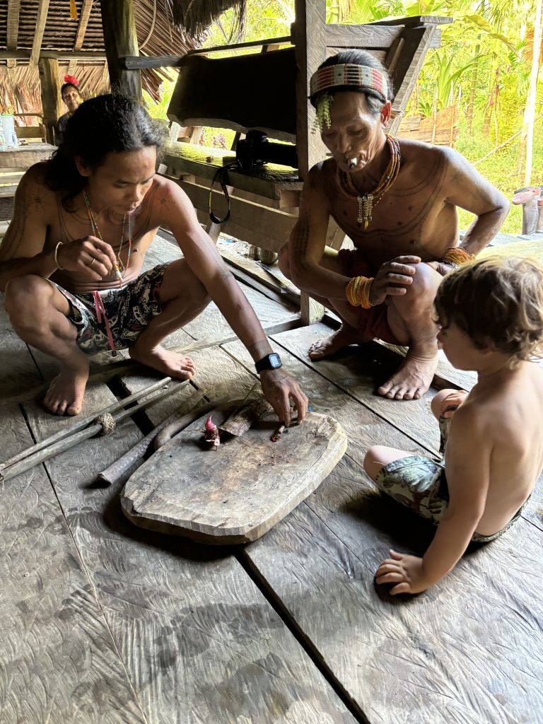 A la rencontre des Hommes Fleurs : Notre aventure chez l'une des dernières Tribus du monde, au coeur de Sumatra. img 1825